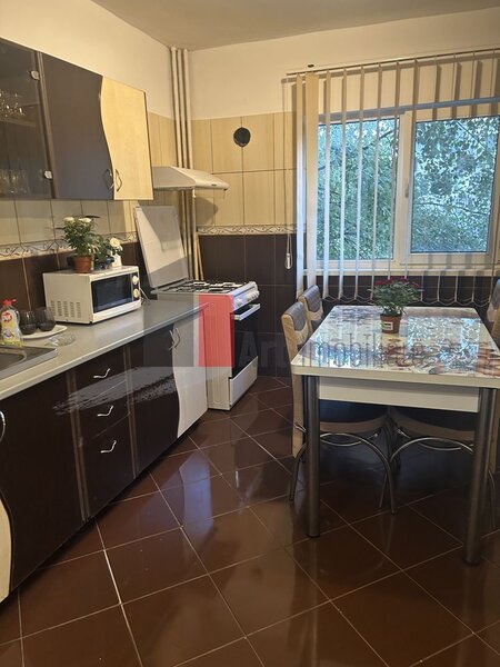 Lujerului, Uverturii, apartament cu 3 camere de inchiriat, loc de parcare.
